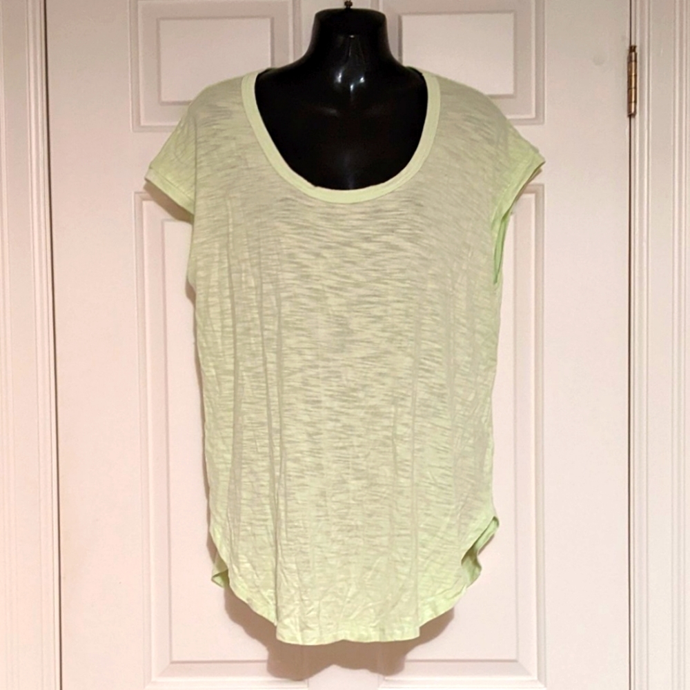 🚩2 for $15- Old Navy Luxe Neon Tee
